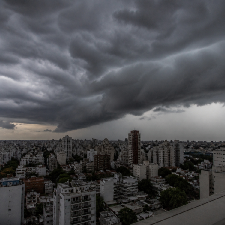 Pronóstico de tormentas para este miércoles en AMBA: horarios y proyección semanal