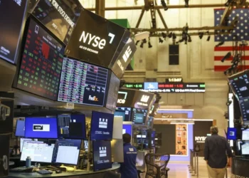 Mercados: acciones y bonos argentinos cerraron una semana de fuertes bajas y el riesgo país llegó a 609 puntos