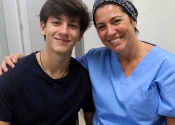 El emotivo reencuentro de Bastian, diez meses tras el accidente en Pinamar