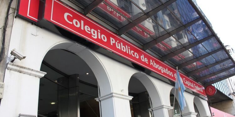 Cuestionan el sistema de selección de jueces y reclaman igualdad de oportunidades para los abogados
