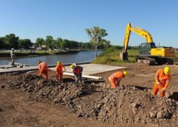 Proponen que los municipios bonaerenses puedan usar fondos viales para obras contra inundaciones