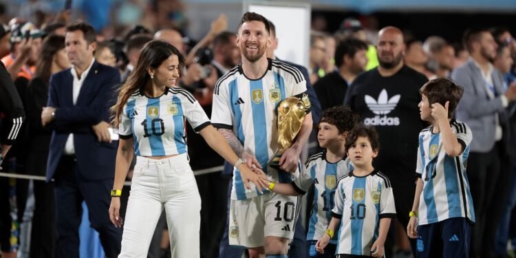 El emotivo mensaje de Antonela Roccuzzo a Lionel Messi tras su despedida de la Selección