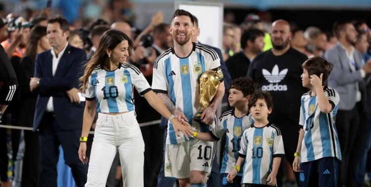 El emotivo mensaje de Antonela Roccuzzo a Lionel Messi tras su despedida de la Selección