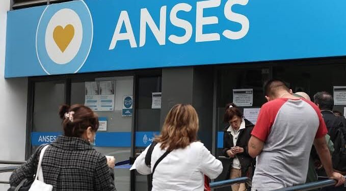 ANSES: quiénes cobran este lunes 21 de septiembre y cuáles son los montos de las prestaciones
