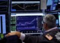 El riesgo país supera los 500 puntos, pero las empresas argentinas siguen consiguiendo dólares a tasas más bajas
