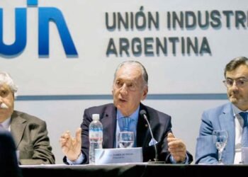 El Gobierno recibe a la UIA en medio del reclamo industrial por impuestos, energía y financiamiento