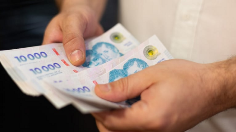El Gobierno fijó nuevos valores para el salario mínimo y actualizó la prestación por desempleo