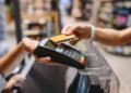 El consumo de los hogares volvió a caer en agosto y acumula un retroceso de 0,4% en el año