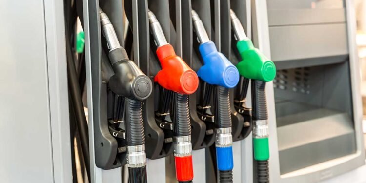 El Gobierno volvió a postergar el aumento de los impuestos a los combustibles y lo pasó a noviembre