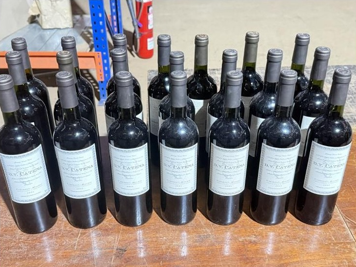 Subastas de aduana Remates de equipos de audio y bebidas alcohólicas