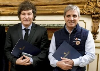 Milei ratificó a Caputo, pero persisten las diferencias internas por la reactivación económica y la estrategia electoral
