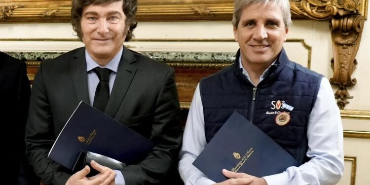 Milei ratificó a Caputo, pero persisten las diferencias internas por la reactivación económica y la estrategia electoral
