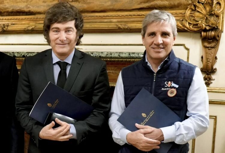 Milei ratificó a Caputo, pero persisten las diferencias internas por la reactivación económica y la estrategia electoral