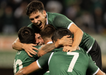 Ferro venció a Racing de Córdoba y se acerca a la final del Nacional por el ascenso a Primera