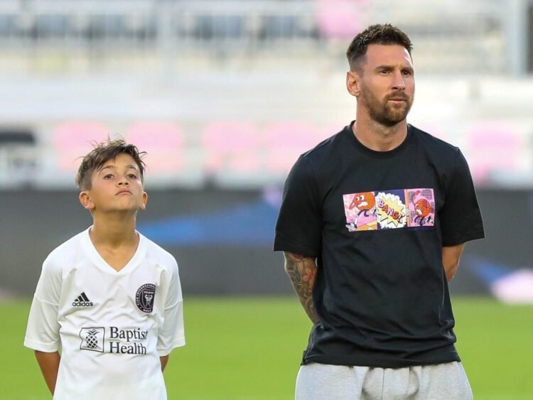 El emotivo homenaje de la selección argentina a Thiago Messi tras la despedida de su padre