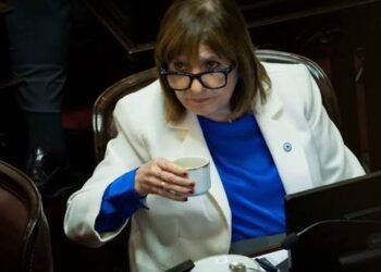 Bullrich defendió sus críticas al rumbo económico y dijo que buscan representar las preocupaciones sociales
