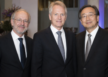 Tres científicos galardonados con el Premio Nobel de Medicina por sus aportes a la neurociencia