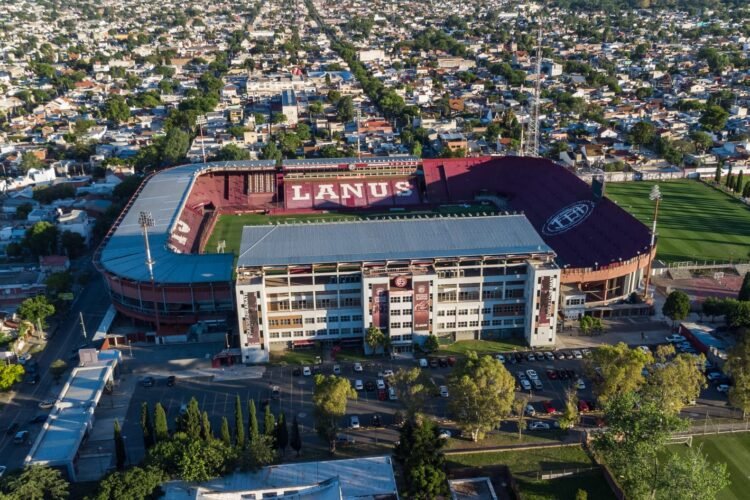 Un niño de 12 años se encuentra en estado crítico tras un accidente en el club Lanús