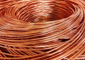 El cobre se eleva: análisis de oportunidades en la minería y recomendaciones de inversión