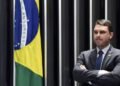 Investigan si Flávio Bolsonaro intentó escapar a Estados Unidos desde Argentina