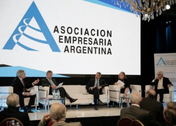 AEA reclamó respeto por el periodismo y defendió la libertad de prensa