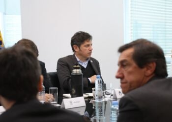 Kicillof intensifica sus recorridas electorales: visita Jujuy y organiza un viaje a Santa Fe