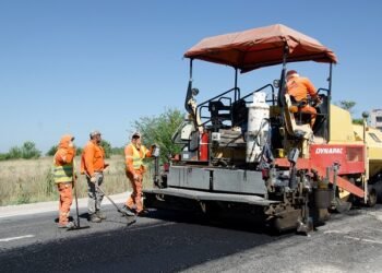 El Gobierno habilitó una emisión de hasta $221.119 millones para cancelar deuda de obra pública
